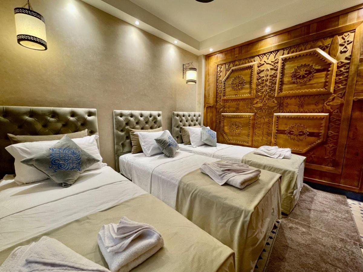 Hotel Apartments Lexpert " Riad The Family" Merzouga Bagian luar foto