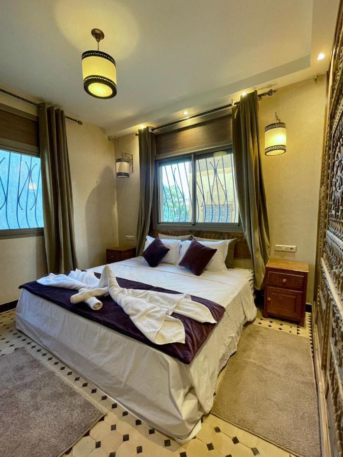 Hotel Apartments Lexpert " Riad The Family" Merzouga Bagian luar foto
