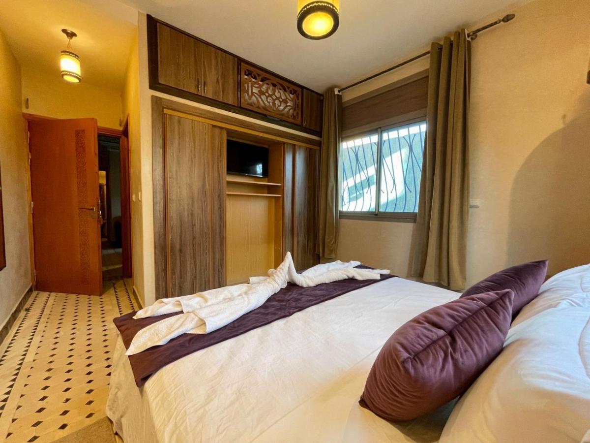 Hotel Apartments Lexpert " Riad The Family" Merzouga Bagian luar foto