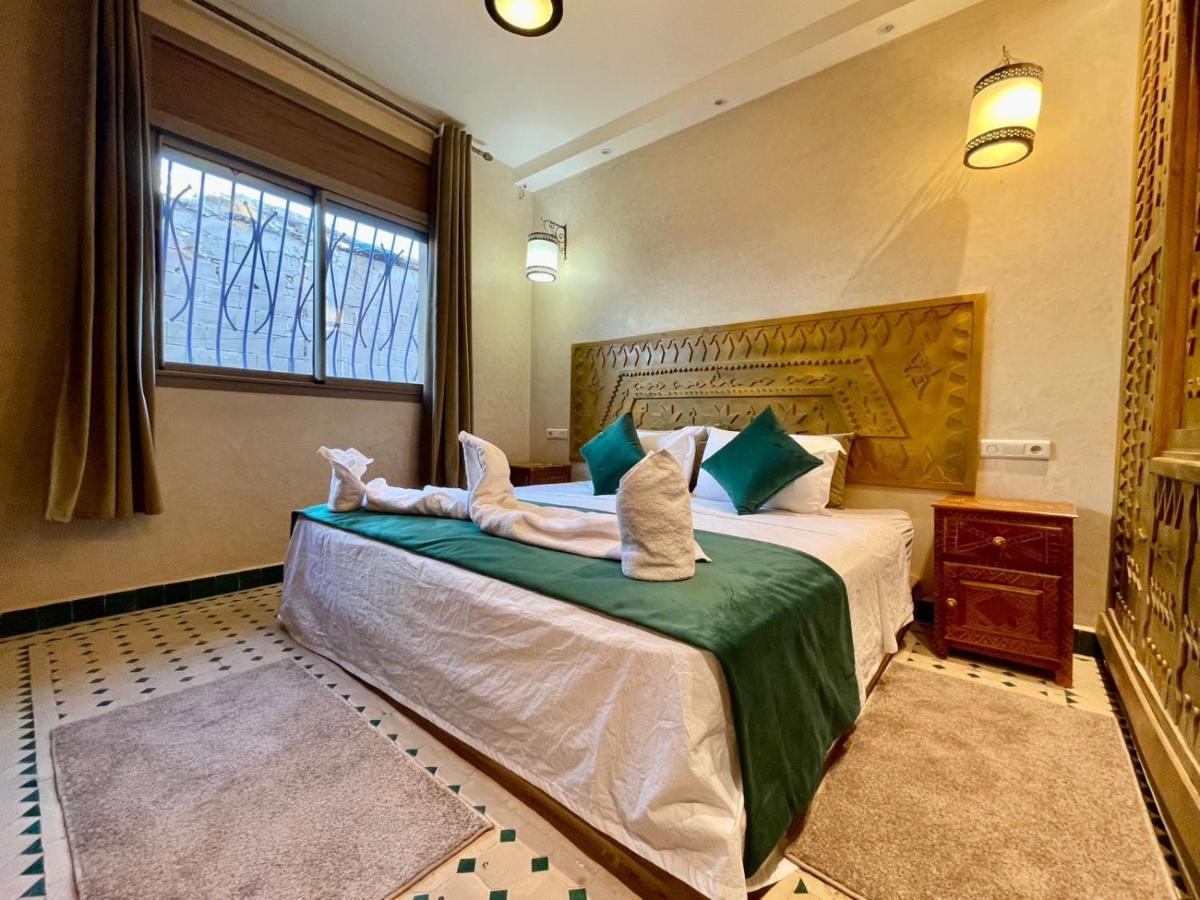 Hotel Apartments Lexpert " Riad The Family" Merzouga Bagian luar foto
