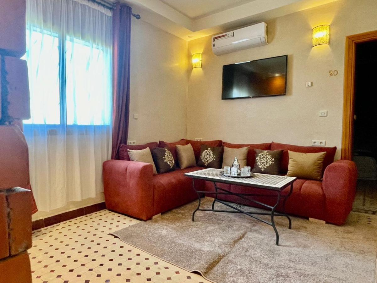 Hotel Apartments Lexpert " Riad The Family" Merzouga Bagian luar foto