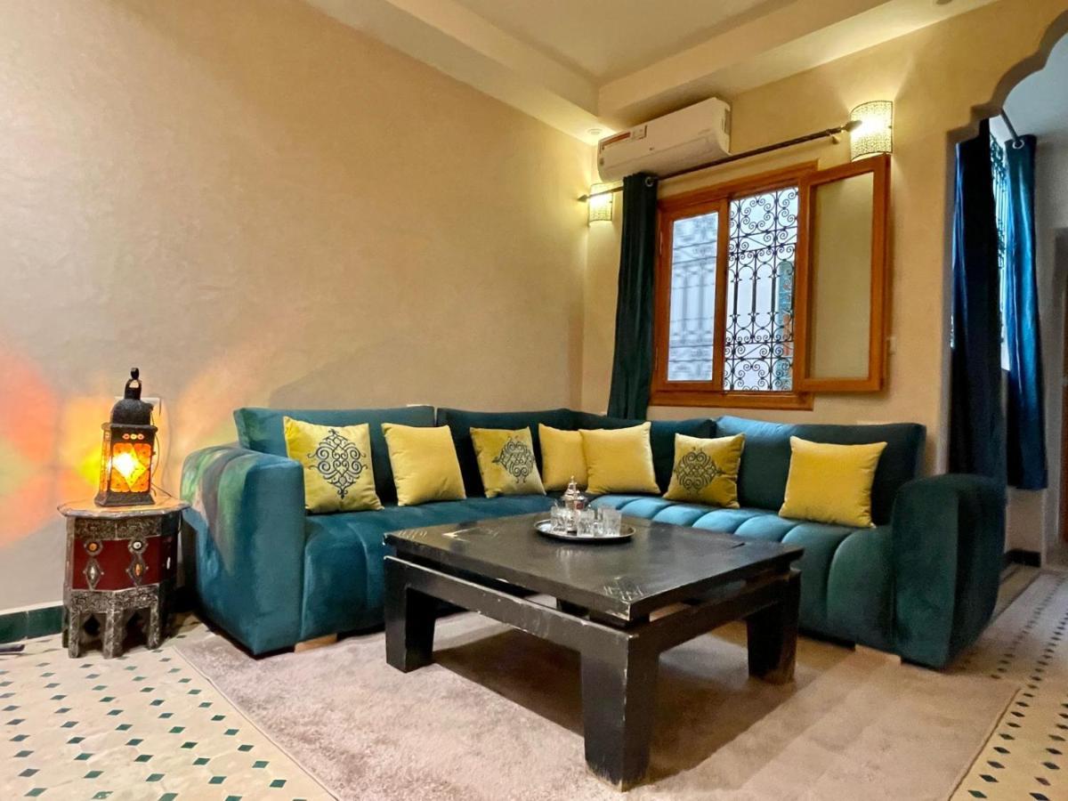 Hotel Apartments Lexpert " Riad The Family" Merzouga Bagian luar foto