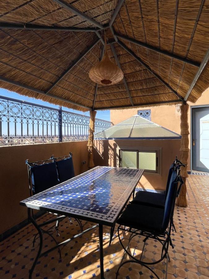 Hotel Apartments Lexpert " Riad The Family" Merzouga Bagian luar foto